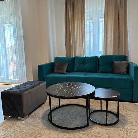 アパート La Unica